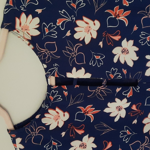 2/$35  Crepe shift dress -- 3/4 sleeves - Picture 3 of 10